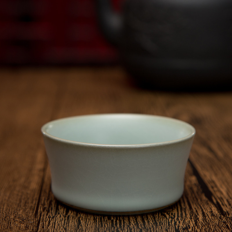 próbka gliny pękająca od szybkiego żaru szybko nagrzewana próbka gliny z otwierającymi się szczelinami